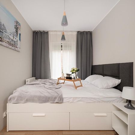 Hideaway Apartment - Terrace With Garden & Parking- By Rentujemy Lodz  Ngoại thất bức ảnh