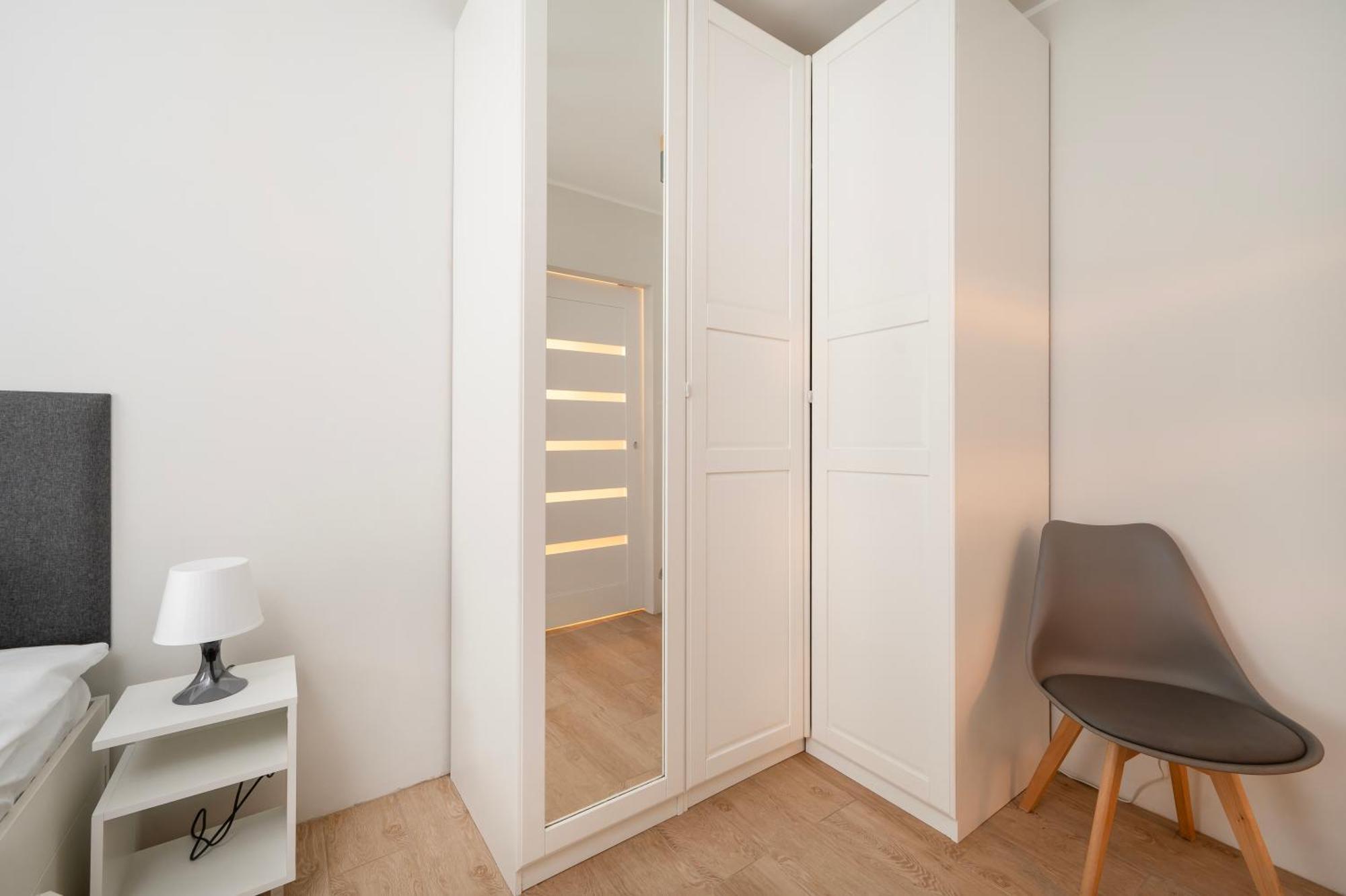 Hideaway Apartment - Terrace With Garden & Parking- By Rentujemy Lodz  Ngoại thất bức ảnh