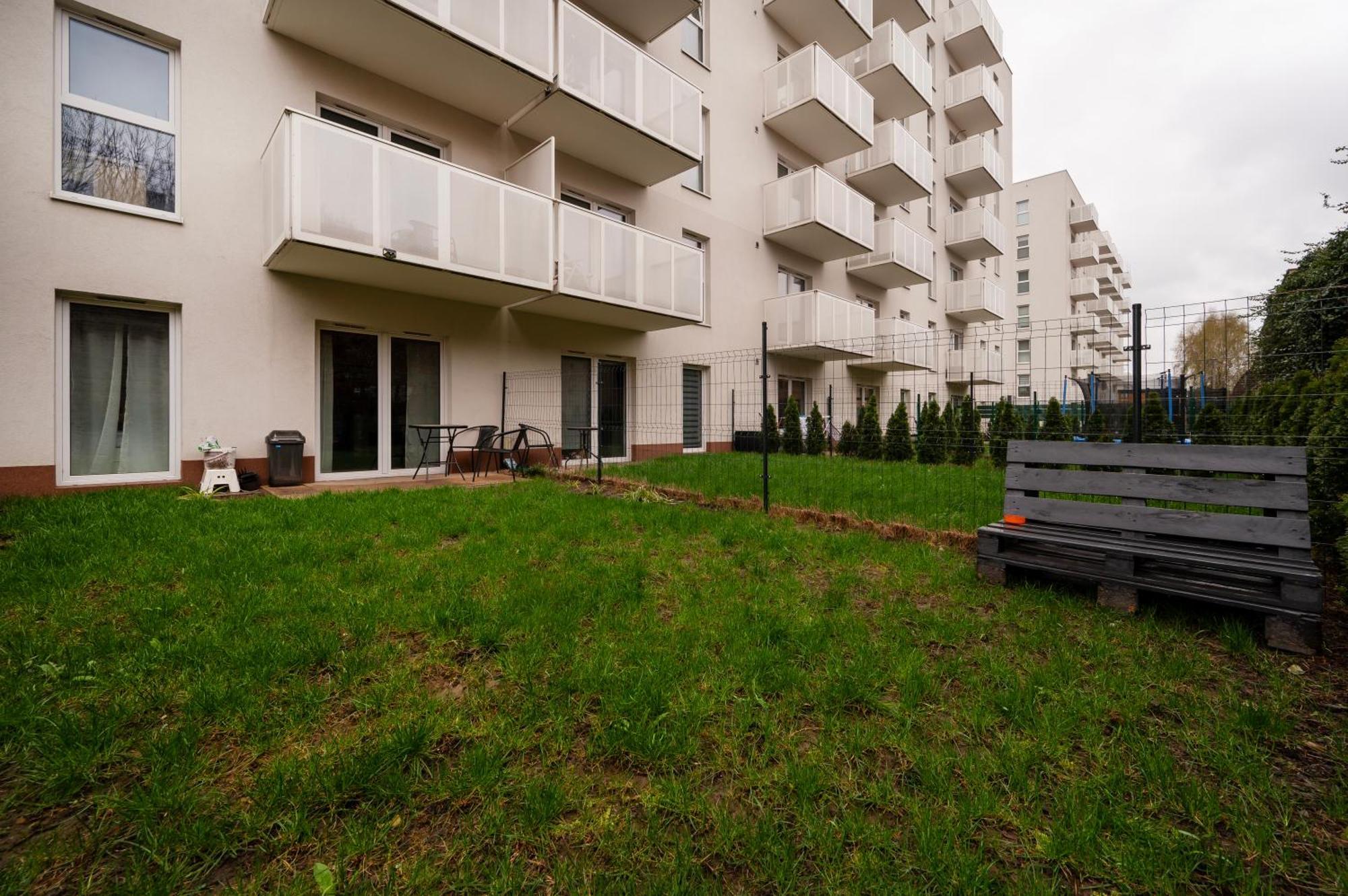 Hideaway Apartment - Terrace With Garden & Parking- By Rentujemy Lodz  Ngoại thất bức ảnh